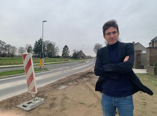 Gijs Degrande: “Dringend herstel nodig van bermen in Beernem- en Scherpestraat.”