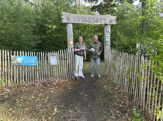 Raadslid Lode Vanneste wordt peter van ’t Voskesbos en trakteert gemeenteraad op doopsuiker
